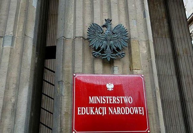 MEN-rekomendacje dla nauczycieli i dyrektorów: Nauka zdalna. MEN-rekomendacje dla nauczycieli i dyrektorów: Nauka zdalna.