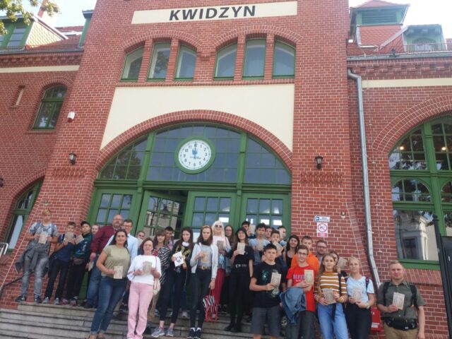 „Śladami plebiscytu 1920 r. w Kwidzynie i okolicach” – gra terenowa klasy 8e. „Śladami plebiscytu 1920 r. w Kwidzynie i okolicach” – gra terenowa klasy 8e.
